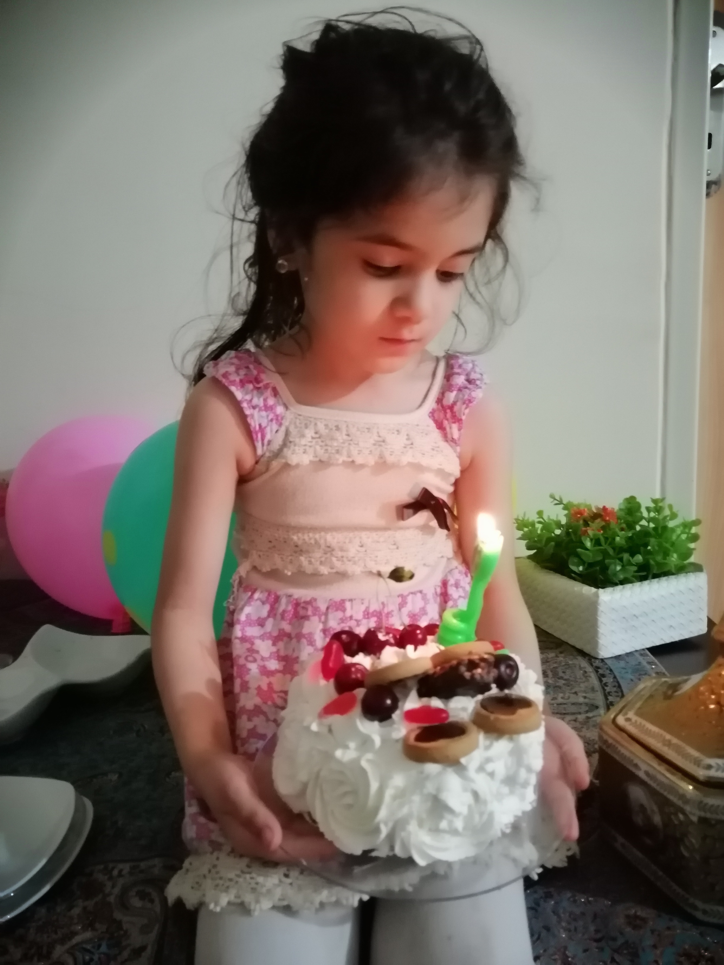 تینا سهرابی 