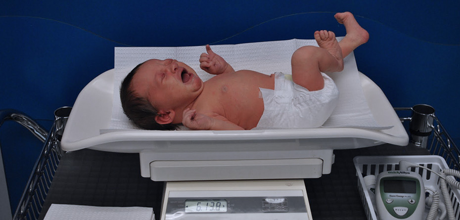 وعده‌های غذایی نوزادان نارس را اینگونه تنظیم کنید  