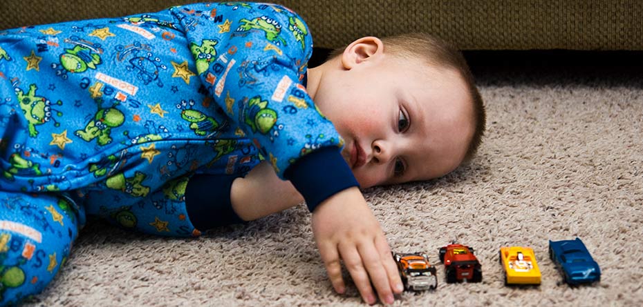 اوتیسم چه کودکانی را مبتلا می‌کند؟